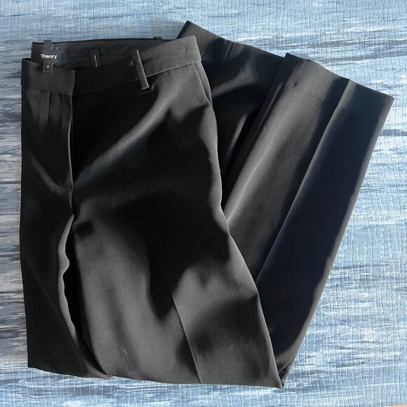 Theory Slim Cropped Pant in Crepe - Black Size 0 - Picture 2 of 3